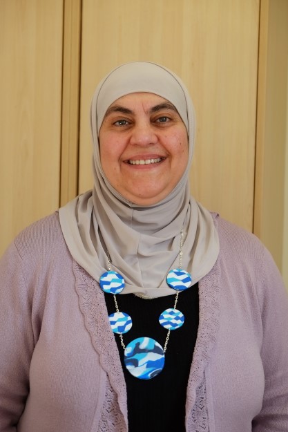 participant wearing necklace made of large circles